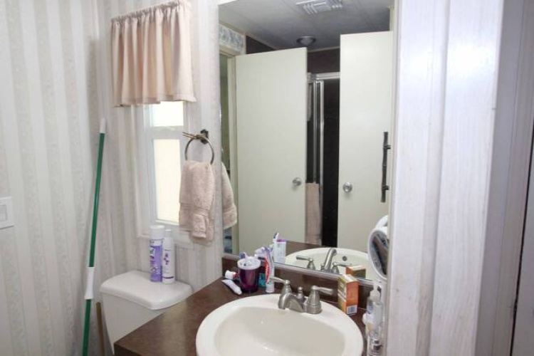 5918 Brigadoon Way, Sarasota, Florida 34233, 2 Bedrooms Bedrooms, ,2 BathroomsBathrooms,Residential,For Sale,Brigadoon Way,11118927