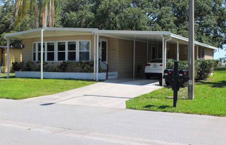 5918 Brigadoon Way, Sarasota, Florida 34233, 2 Bedrooms Bedrooms, ,2 BathroomsBathrooms,Residential,For Sale,Brigadoon Way,11118927