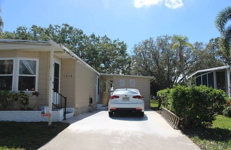 5918 Brigadoon Way, Sarasota, Florida 34233, 2 Bedrooms Bedrooms, ,2 BathroomsBathrooms,Residential,For Sale,Brigadoon Way,11118927