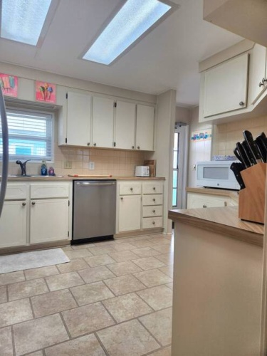 63 Pedro, Fort Myers, Florida 33912, 2 Bedrooms Bedrooms, 8 Rooms Rooms,2 BathroomsBathrooms,Mobile/manufactured,For Sale,Pedro,11471548