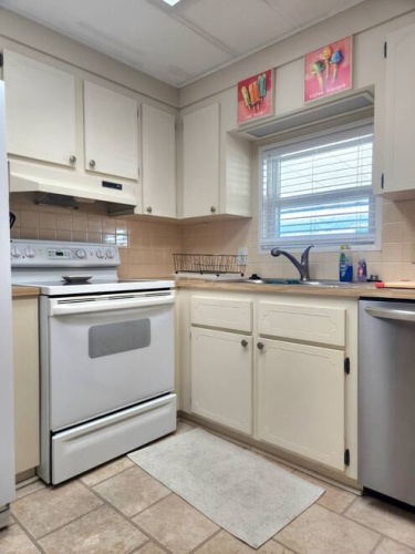 63 Pedro, Fort Myers, Florida 33912, 2 Bedrooms Bedrooms, 8 Rooms Rooms,2 BathroomsBathrooms,Mobile/manufactured,For Sale,Pedro,11471548
