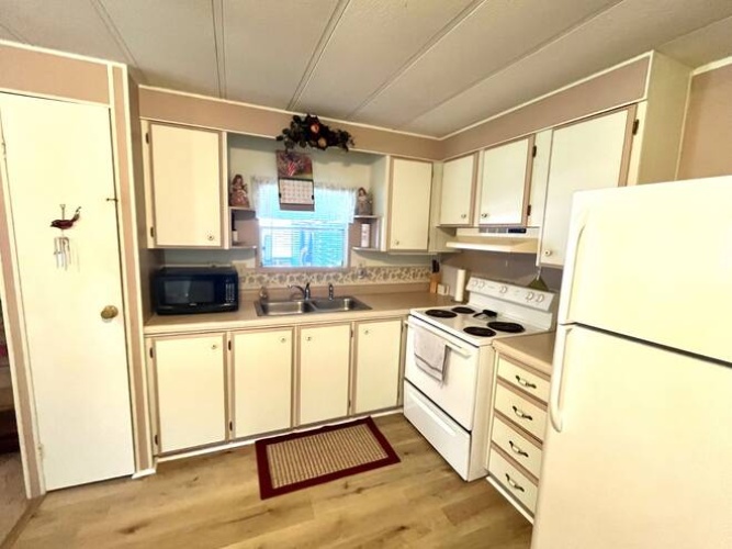 2752 Vine Lane, Sebring, Florida 33870, 2 Bedrooms Bedrooms, ,1 BathroomBathrooms,Mobile/manufactured,For Sale,Vine Lane,11266696