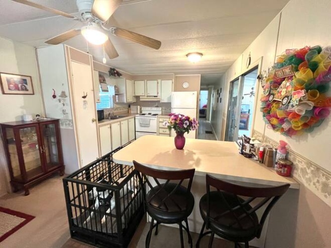 2752 Vine Lane, Sebring, Florida 33870, 2 Bedrooms Bedrooms, ,1 BathroomBathrooms,Mobile/manufactured,For Sale,Vine Lane,11266696