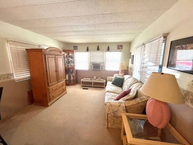 2752 Vine Lane, Sebring, Florida 33870, 2 Bedrooms Bedrooms, ,1 BathroomBathrooms,Mobile/manufactured,For Sale,Vine Lane,11266696