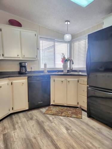 31 Umber Ct, Fort Myers, Florida 33912, 2 Bedrooms Bedrooms, ,2 BathroomsBathrooms,Mobile/manufactured,For Sale,Umber Ct,11479363