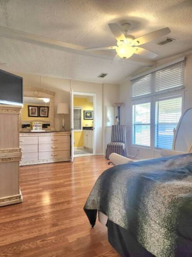 31 Umber Ct, Fort Myers, Florida 33912, 2 Bedrooms Bedrooms, ,2 BathroomsBathrooms,Mobile/manufactured,For Sale,Umber Ct,11479363