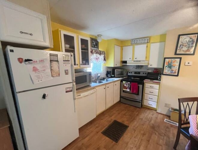 3039 Vine Lane, Sebring, Florida 33870, 2 Bedrooms Bedrooms, ,1 BathroomBathrooms,Mobile/manufactured,For Sale,Vine Lane,11482593