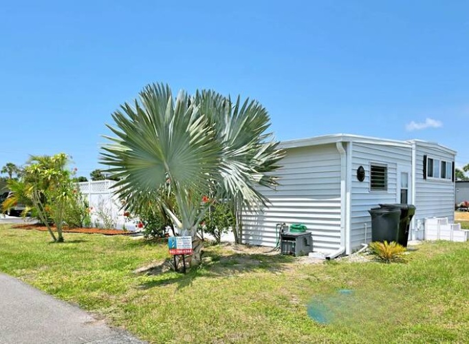 744 Jacaranda Circle, Venice, Florida 34285, 2 Bedrooms Bedrooms, ,2 BathroomsBathrooms,Mobile/manufactured,For Sale,Jacaranda Circle,11491304