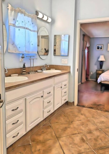 283 Lake Dr, Nokmis, Florida 34275, 3 Bedrooms Bedrooms, ,2 BathroomsBathrooms,Mobile/manufactured,For Sale,Lake Dr,11504355