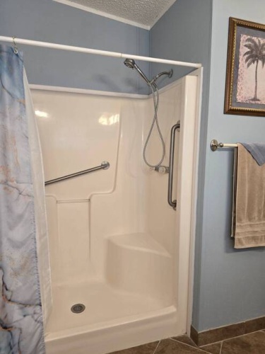 283 Lake Dr, Nokmis, Florida 34275, 3 Bedrooms Bedrooms, ,2 BathroomsBathrooms,Mobile/manufactured,For Sale,Lake Dr,11504355