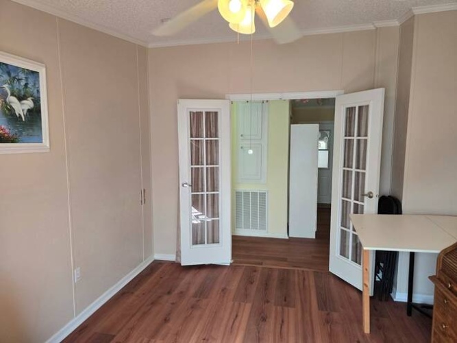 283 Lake Dr, Nokmis, Florida 34275, 3 Bedrooms Bedrooms, ,2 BathroomsBathrooms,Mobile/manufactured,For Sale,Lake Dr,11504355