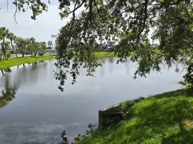 283 Lake Dr, Nokmis, Florida 34275, 3 Bedrooms Bedrooms, ,2 BathroomsBathrooms,Mobile/manufactured,For Sale,Lake Dr,11504355