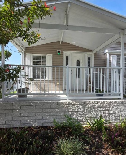283 Lake Dr, Nokmis, Florida 34275, 3 Bedrooms Bedrooms, ,2 BathroomsBathrooms,Mobile/manufactured,For Sale,Lake Dr,11504355