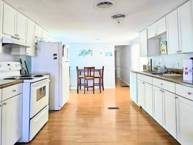 171 4th St West, Nokomis, Florida 34275, 2 Bedrooms Bedrooms, ,1 BathroomBathrooms,Mobile/manufactured,For Sale,4th St West,11514525
