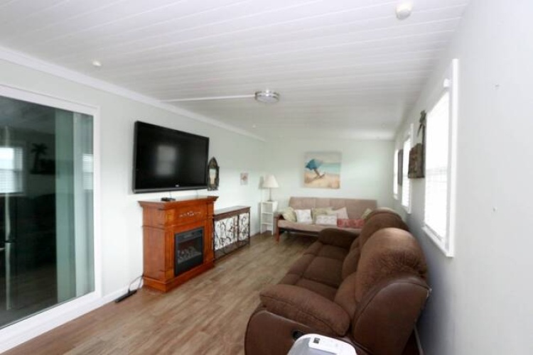 5714 Seven Oaks Dr, Sarasota, Florida 34241, 2 Bedrooms Bedrooms, ,2 BathroomsBathrooms,Mobile/manufactured,For Sale,Seven Oaks Dr,11528281