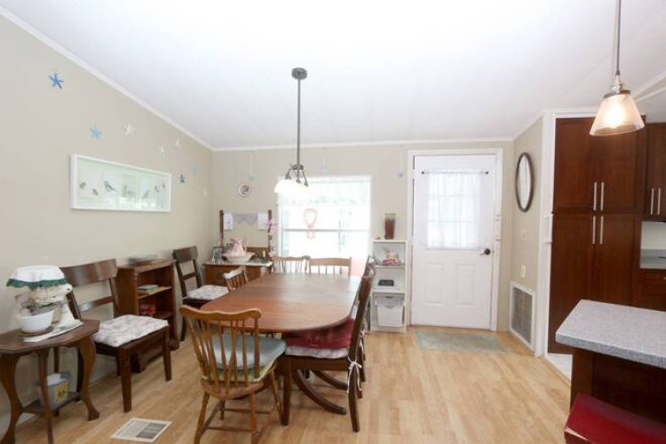 5403 Yarmouth Ln, Sarasota, Florida 34233, 2 Bedrooms Bedrooms, ,2 BathroomsBathrooms,Mobile/manufactured,For Sale,Yarmouth Ln,11529767