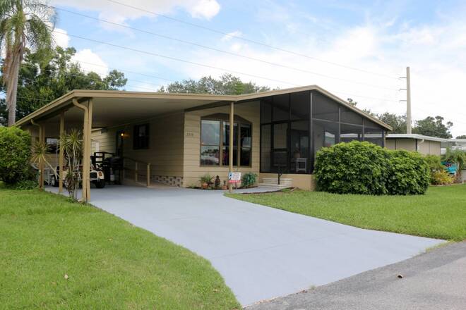 5919 Camelot Dr N, Sarasota, Florida 34233, 2 Bedrooms Bedrooms, ,2 BathroomsBathrooms,Mobile/manufactured,For Sale,Camelot Dr N,11530321