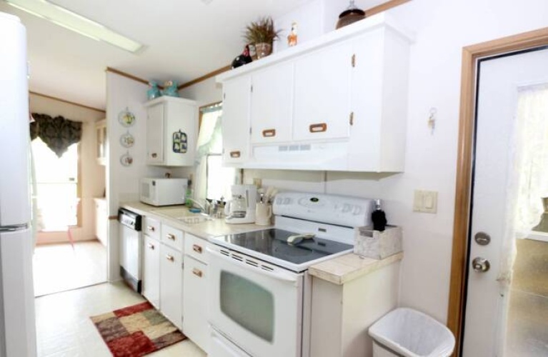 5919 Camelot Dr N, Sarasota, Florida 34233, 2 Bedrooms Bedrooms, ,2 BathroomsBathrooms,Mobile/manufactured,For Sale,Camelot Dr N,11530321