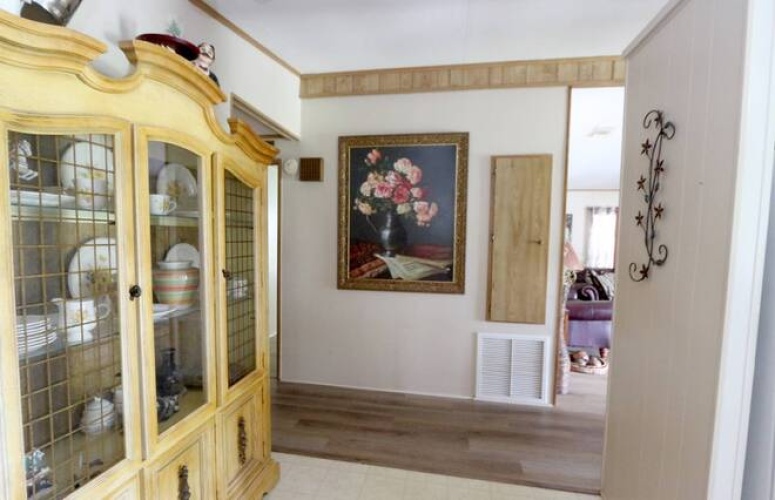 5919 Camelot Dr N, Sarasota, Florida 34233, 2 Bedrooms Bedrooms, ,2 BathroomsBathrooms,Mobile/manufactured,For Sale,Camelot Dr N,11530321