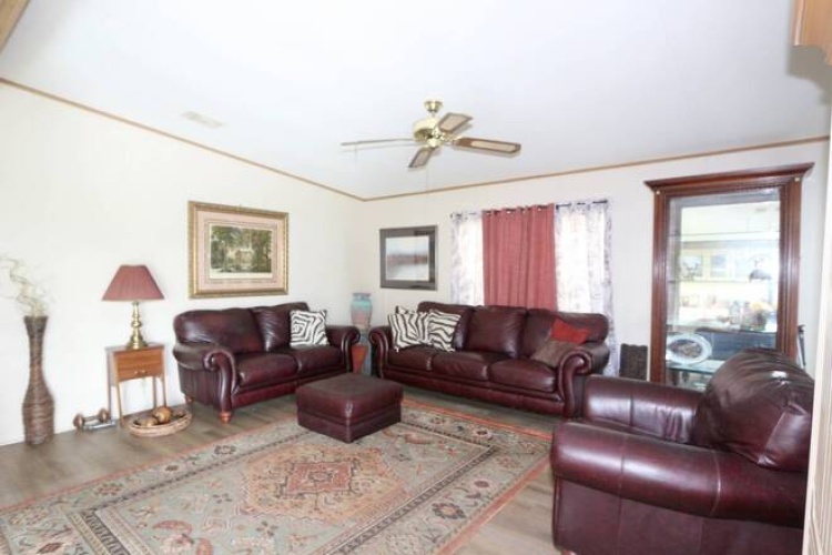 5919 Camelot Dr N, Sarasota, Florida 34233, 2 Bedrooms Bedrooms, ,2 BathroomsBathrooms,Mobile/manufactured,For Sale,Camelot Dr N,11530321