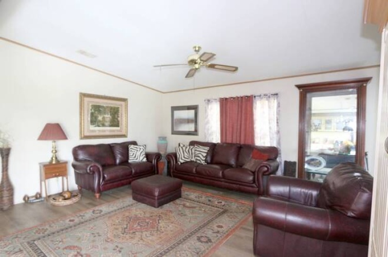 5919 Camelot Dr N, Sarasota, Florida 34233, 2 Bedrooms Bedrooms, ,2 BathroomsBathrooms,Mobile/manufactured,For Sale,Camelot Dr N,11530321
