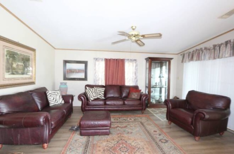5919 Camelot Dr N, Sarasota, Florida 34233, 2 Bedrooms Bedrooms, ,2 BathroomsBathrooms,Mobile/manufactured,For Sale,Camelot Dr N,11530321