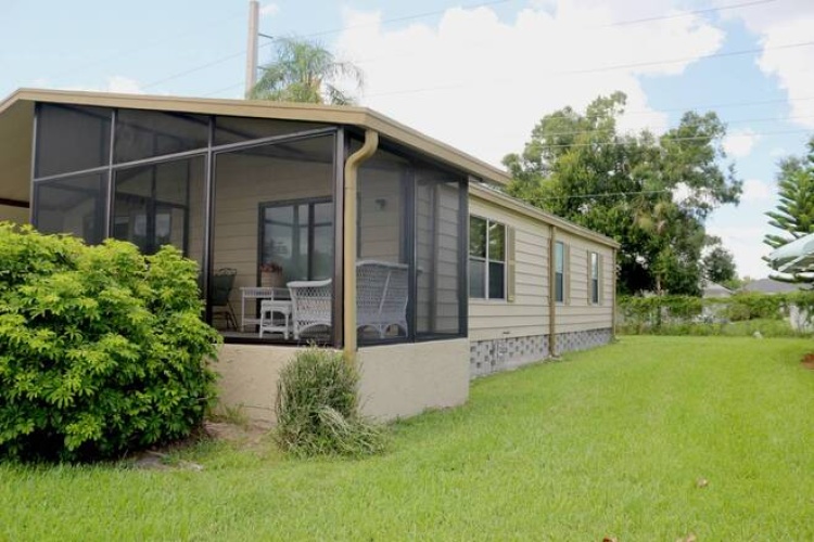5919 Camelot Dr N, Sarasota, Florida 34233, 2 Bedrooms Bedrooms, ,2 BathroomsBathrooms,Mobile/manufactured,For Sale,Camelot Dr N,11530321
