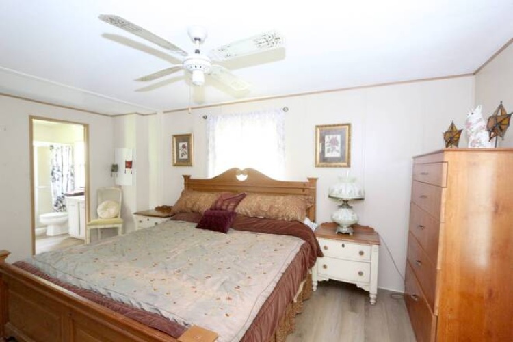 5919 Camelot Dr N, Sarasota, Florida 34233, 2 Bedrooms Bedrooms, ,2 BathroomsBathrooms,Mobile/manufactured,For Sale,Camelot Dr N,11530321