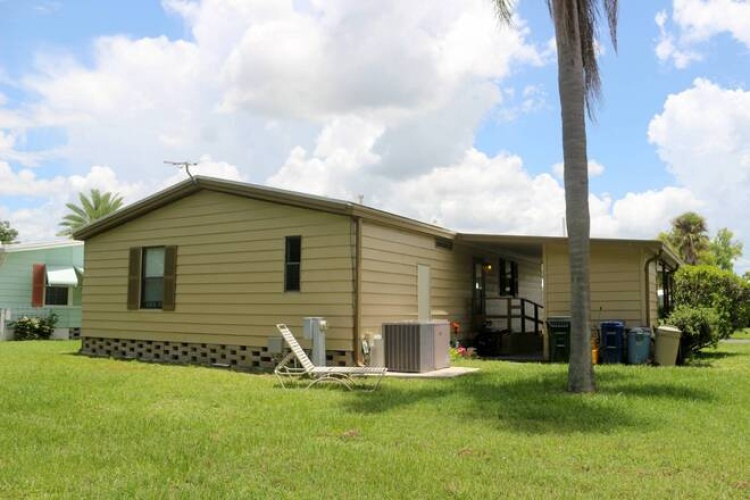 5919 Camelot Dr N, Sarasota, Florida 34233, 2 Bedrooms Bedrooms, ,2 BathroomsBathrooms,Mobile/manufactured,For Sale,Camelot Dr N,11530321