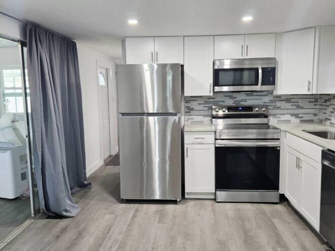 178 4th St East, Nokomis, Florida 34275, 2 Bedrooms Bedrooms, ,1 BathroomBathrooms,Mobile/manufactured,For Sale,4th St East,11537400