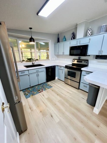10280 Pine Lakes Blvd., North Fort Myers, Florida 33903, 2 Bedrooms Bedrooms, ,2 BathroomsBathrooms,Mobile/manufactured,For Sale,Pine Lakes Blvd.,11541199