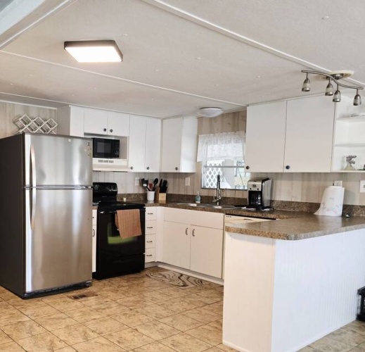 210 3rd St West, Nokomis, Florida 34275, 3 Bedrooms Bedrooms, ,2 BathroomsBathrooms,Mobile/manufactured,For Sale,3rd St West,11545245