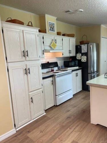 2692 NE HWY 70, Arcadia, Florida 34266, 2 Bedrooms Bedrooms, ,2 BathroomsBathrooms,Mobile/manufactured,For Sale,NE HWY 70,11546586