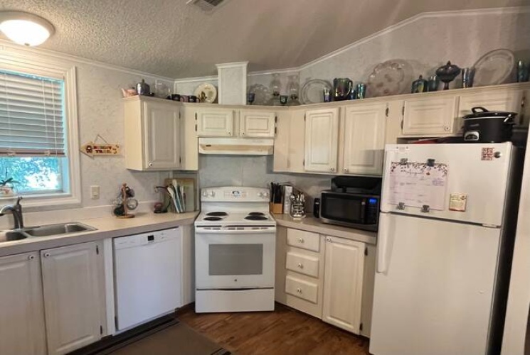 434 Page Ave, Frostproof, Florida 33843, 2 Bedrooms Bedrooms, ,2 BathroomsBathrooms,Mobile/manufactured,For Sale,Page Ave,11552920
