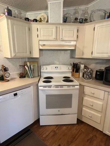 434 Page Ave, Frostproof, Florida 33843, 2 Bedrooms Bedrooms, ,2 BathroomsBathrooms,Mobile/manufactured,For Sale,Page Ave,11552920