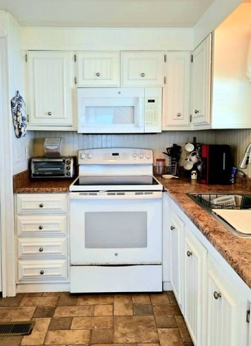 196 Spanish Lakes Dr, Nokomis, Florida 34275, 2 Bedrooms Bedrooms, ,2 BathroomsBathrooms,Mobile/manufactured,For Sale,Spanish Lakes Dr,11556422