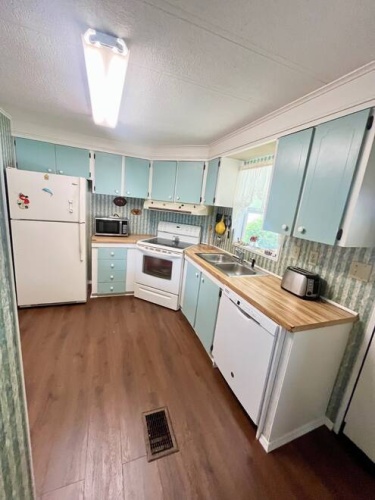 3 Quanery Ct., Fort Myers, Florida 33908, 2 Bedrooms Bedrooms, ,2 BathroomsBathrooms,Mobile/manufactured,For Sale,Quanery Ct.,11558401