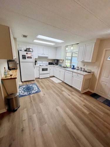 10021 Mission Hills Ct., North Fort Myers, Florida 33903, 2 Bedrooms Bedrooms, ,2 BathroomsBathrooms,Mobile/manufactured,For Sale,Mission Hills Ct.,11559858