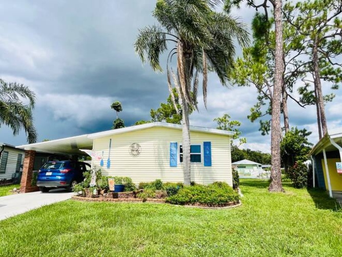 19416 Bermuda Ct, North Fort Myers, Florida 33903, 2 Bedrooms Bedrooms, ,2 BathroomsBathrooms,Mobile/manufactured,For Sale,Bermuda Ct,11560036