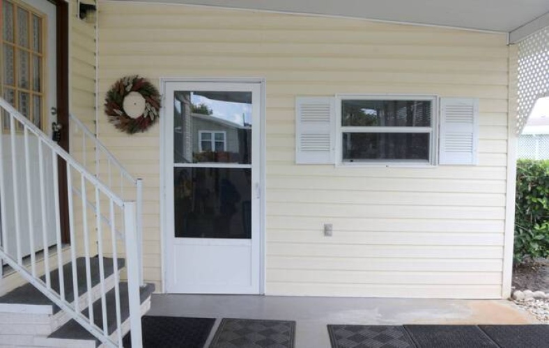 5523 Tewkesbury Pl, Sarasota, Florida 34241, 2 Bedrooms Bedrooms, ,2 BathroomsBathrooms,Mobile/manufactured,For Sale,Tewkesbury Pl,11541116
