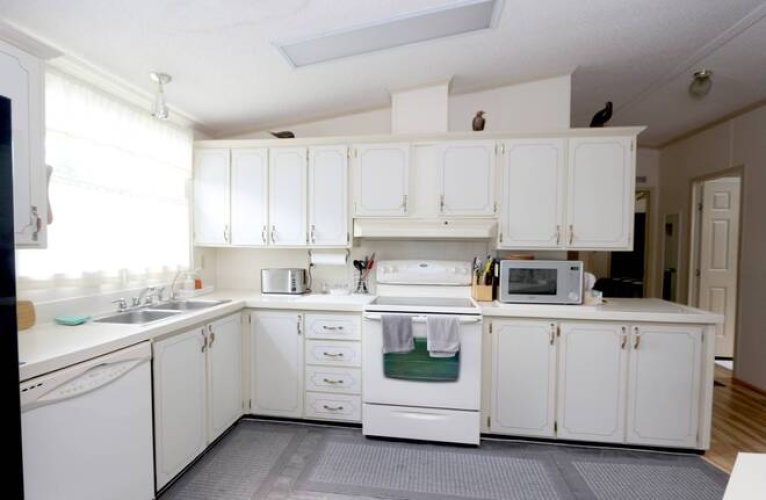 5523 Tewkesbury Pl, Sarasota, Florida 34241, 2 Bedrooms Bedrooms, ,2 BathroomsBathrooms,Mobile/manufactured,For Sale,Tewkesbury Pl,11541116