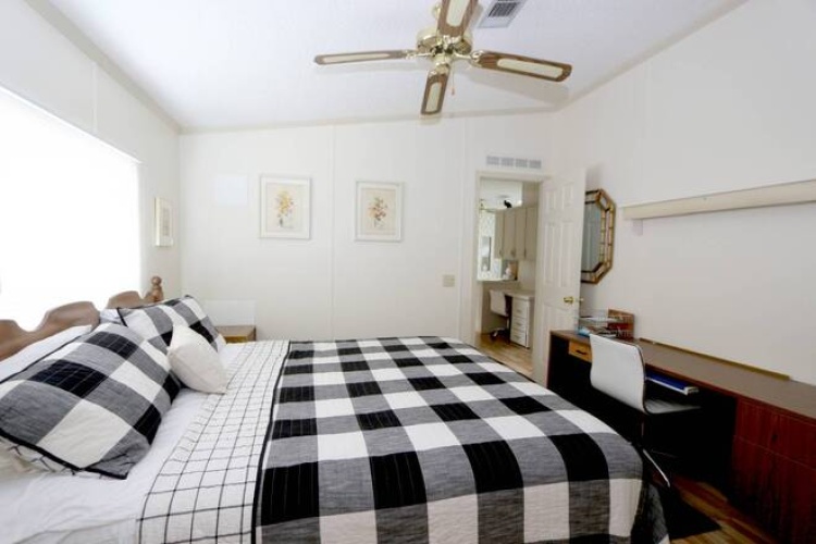 5523 Tewkesbury Pl, Sarasota, Florida 34241, 2 Bedrooms Bedrooms, ,2 BathroomsBathrooms,Mobile/manufactured,For Sale,Tewkesbury Pl,11541116