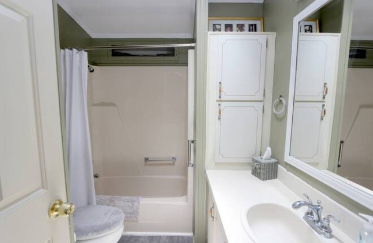 5523 Tewkesbury Pl, Sarasota, Florida 34241, 2 Bedrooms Bedrooms, ,2 BathroomsBathrooms,Mobile/manufactured,For Sale,Tewkesbury Pl,11541116