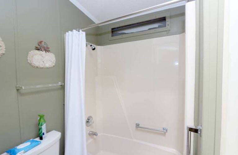 5523 Tewkesbury Pl, Sarasota, Florida 34241, 2 Bedrooms Bedrooms, ,2 BathroomsBathrooms,Mobile/manufactured,For Sale,Tewkesbury Pl,11541116