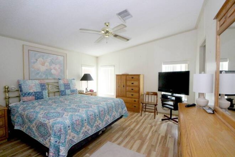 5523 Tewkesbury Pl, Sarasota, Florida 34241, 2 Bedrooms Bedrooms, ,2 BathroomsBathrooms,Mobile/manufactured,For Sale,Tewkesbury Pl,11541116