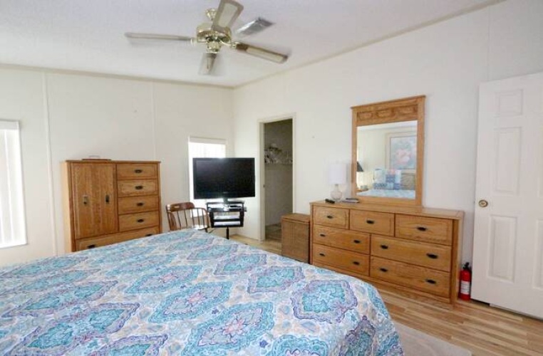 5523 Tewkesbury Pl, Sarasota, Florida 34241, 2 Bedrooms Bedrooms, ,2 BathroomsBathrooms,Mobile/manufactured,For Sale,Tewkesbury Pl,11541116