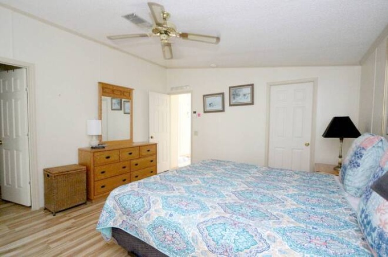 5523 Tewkesbury Pl, Sarasota, Florida 34241, 2 Bedrooms Bedrooms, ,2 BathroomsBathrooms,Mobile/manufactured,For Sale,Tewkesbury Pl,11541116