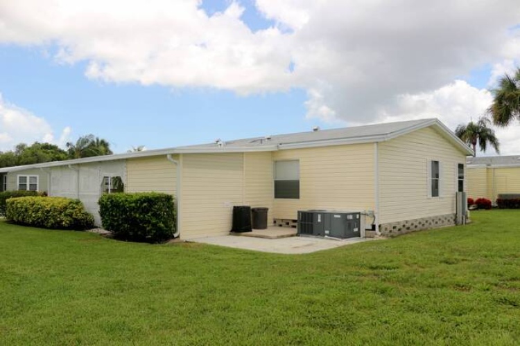 5523 Tewkesbury Pl, Sarasota, Florida 34241, 2 Bedrooms Bedrooms, ,2 BathroomsBathrooms,Mobile/manufactured,For Sale,Tewkesbury Pl,11541116