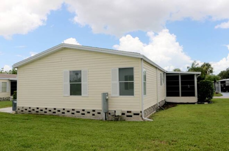 5523 Tewkesbury Pl, Sarasota, Florida 34241, 2 Bedrooms Bedrooms, ,2 BathroomsBathrooms,Mobile/manufactured,For Sale,Tewkesbury Pl,11541116