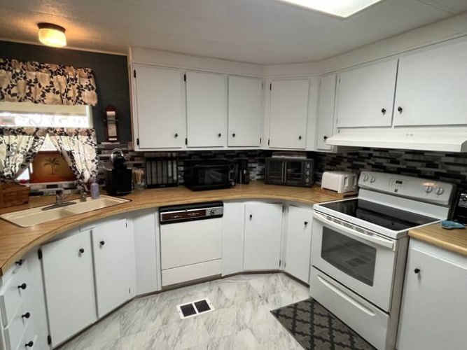 3038 Bolin Lane, Sebring, Florida 33870, 2 Bedrooms Bedrooms, ,2 BathroomsBathrooms,Mobile/manufactured,For Sale,Bolin Lane,11570518
